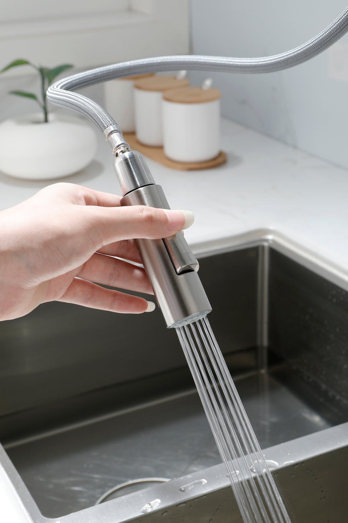 Kitchen Faucet with Pull Down Sprayer